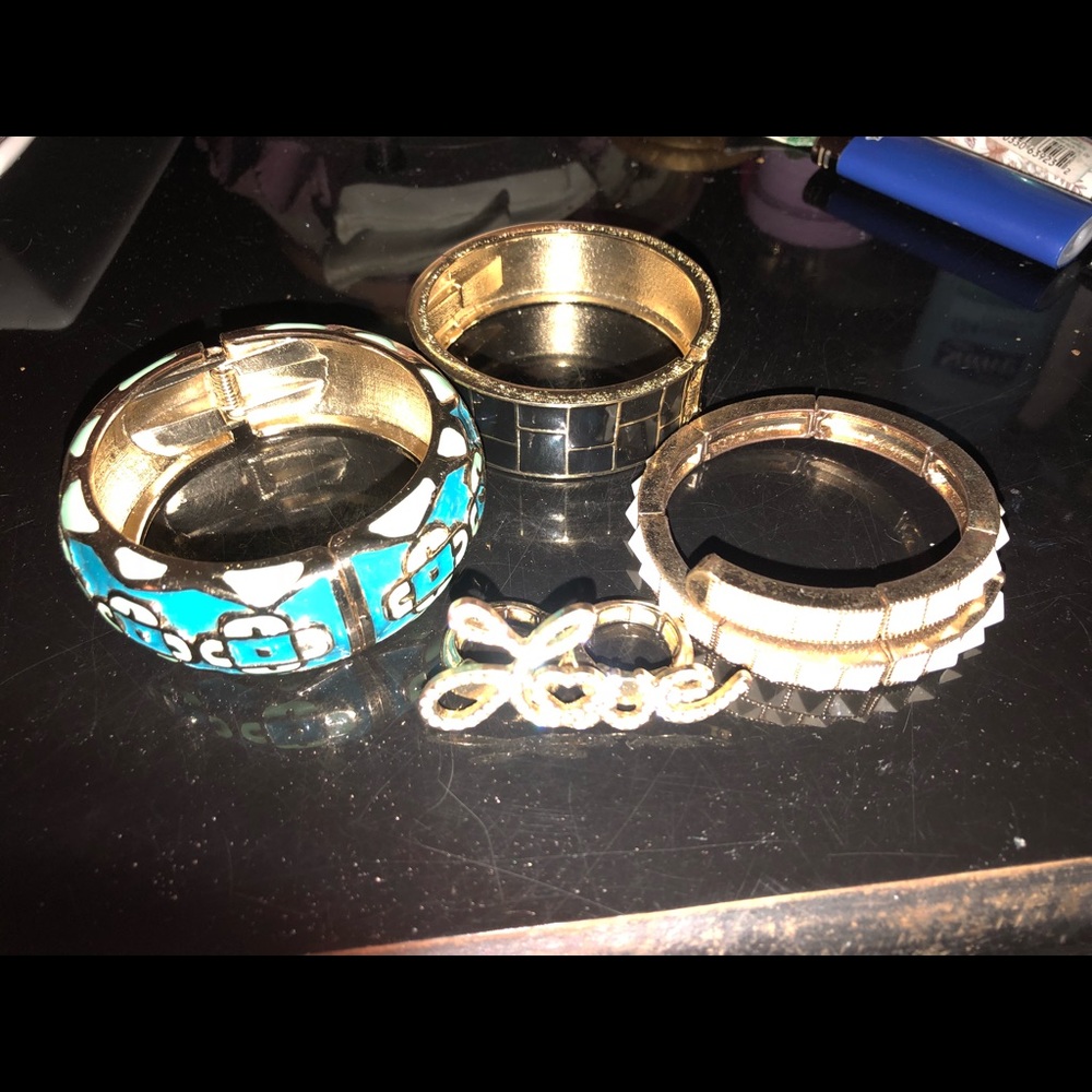 Woman’s bracelet
